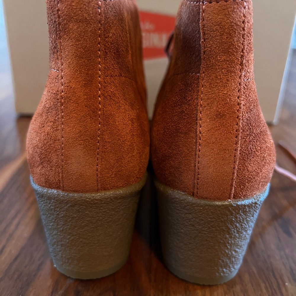 CLEARANCE Women’s Clark’s Aggie Terra Suede Boot🧡 - Picture 4 of 16